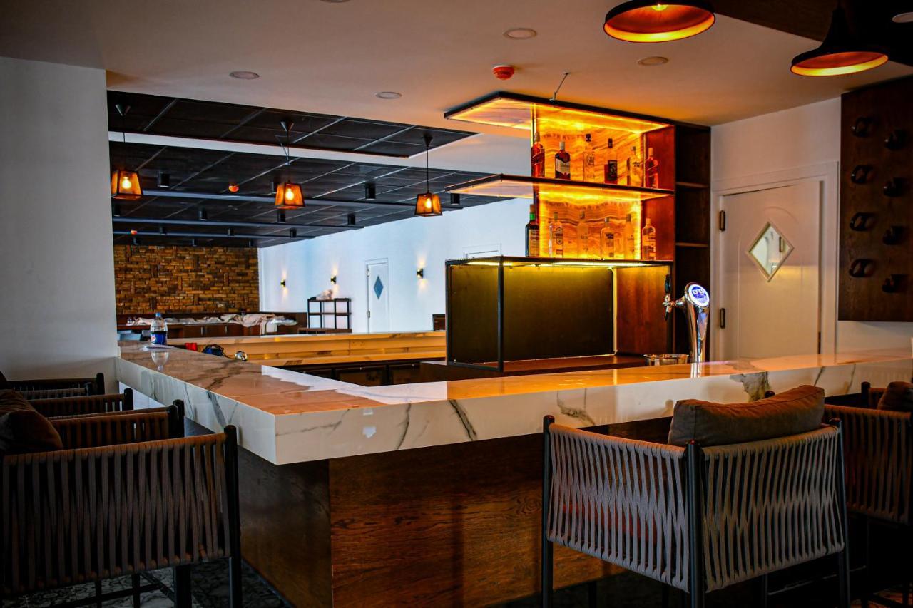 Dorana Hotel Кирения Экстерьер фото