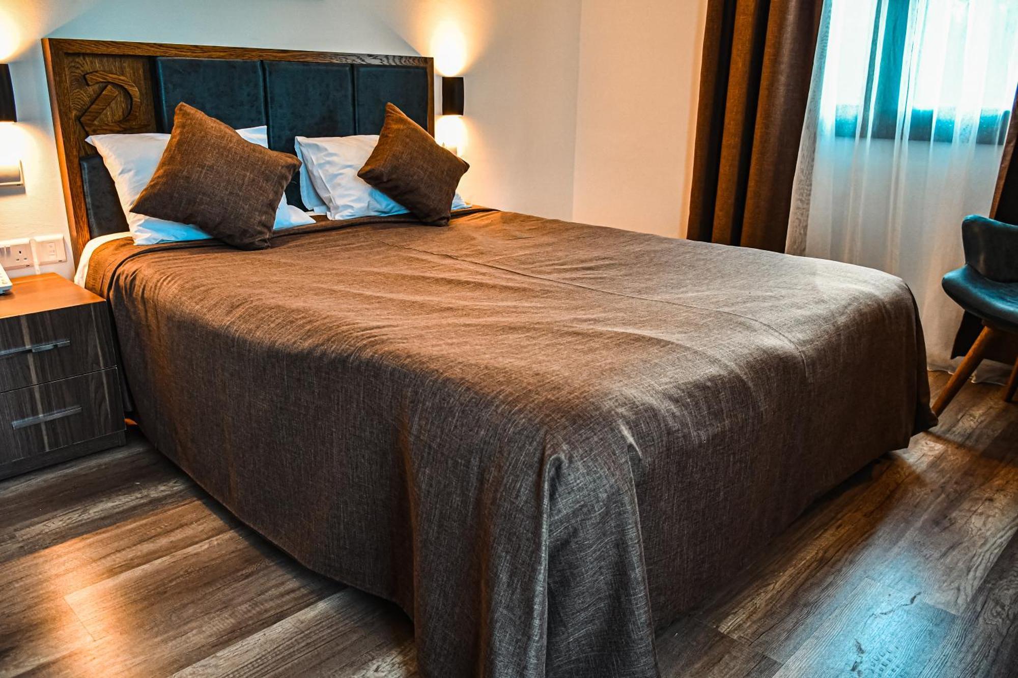 Dorana Hotel Кирения Экстерьер фото