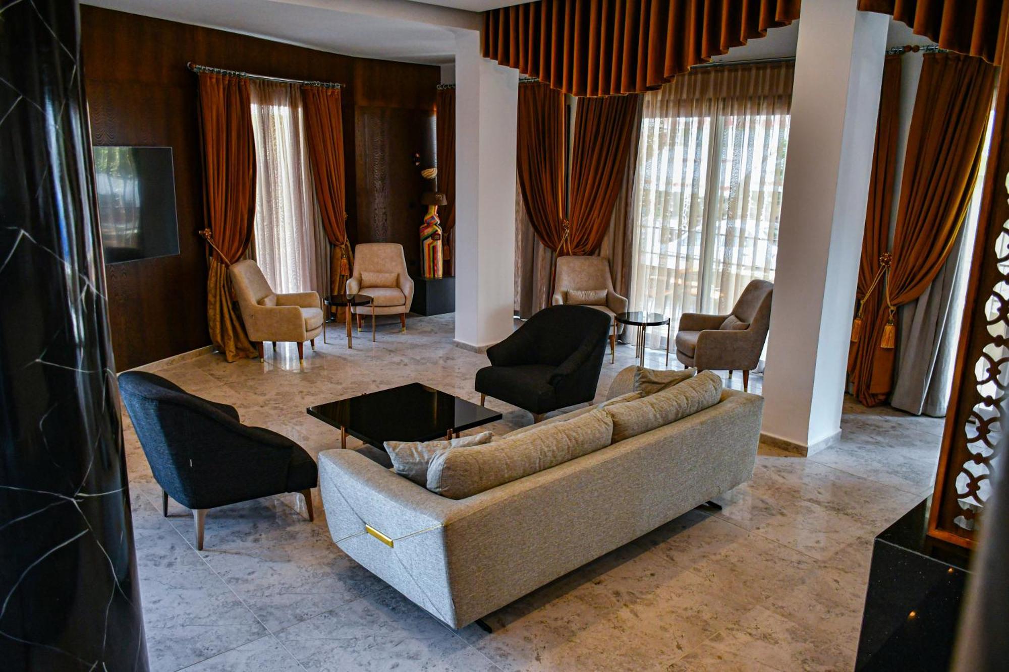 Dorana Hotel Кирения Экстерьер фото