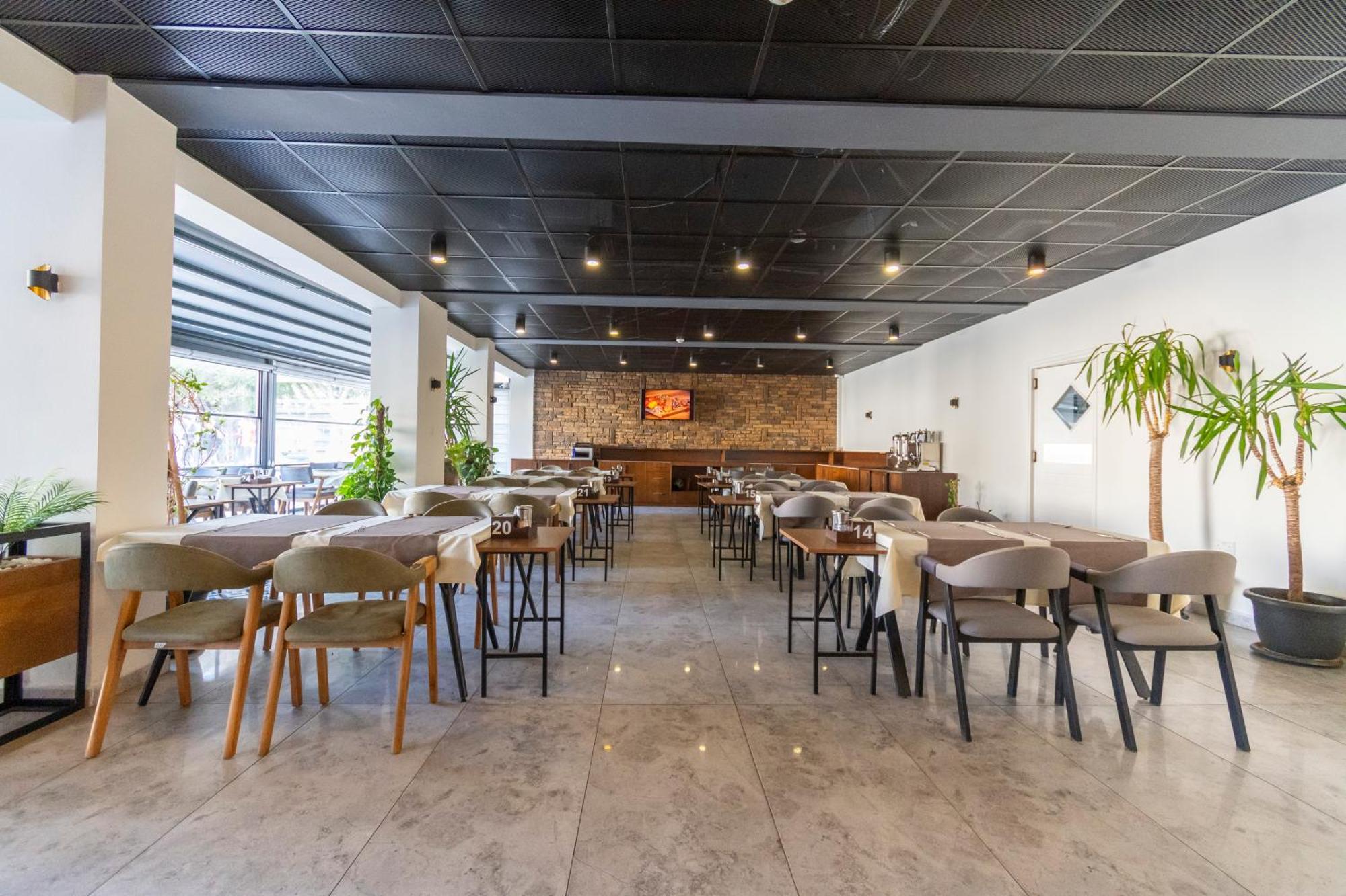 Dorana Hotel Кирения Экстерьер фото
