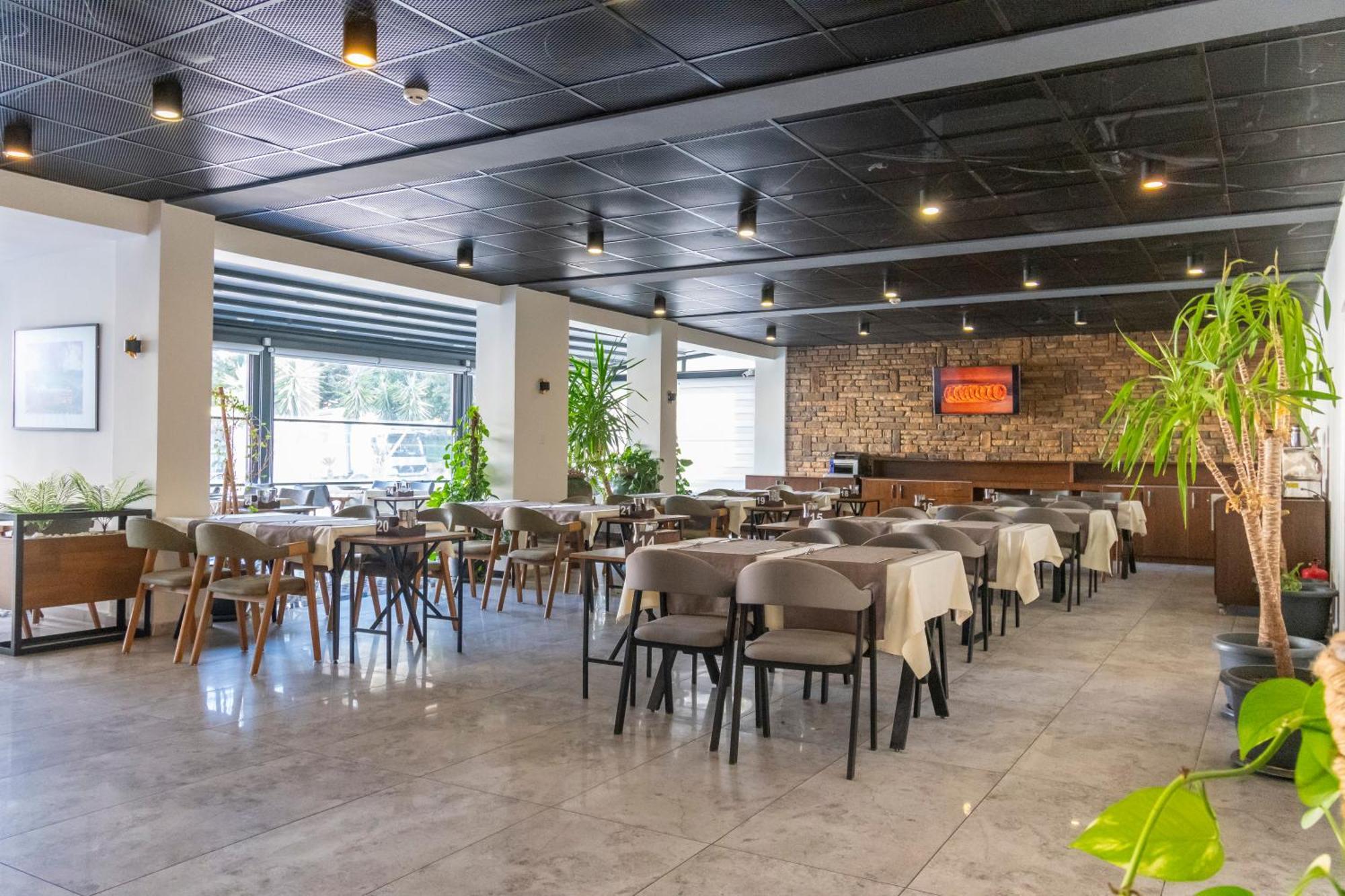 Dorana Hotel Кирения Экстерьер фото