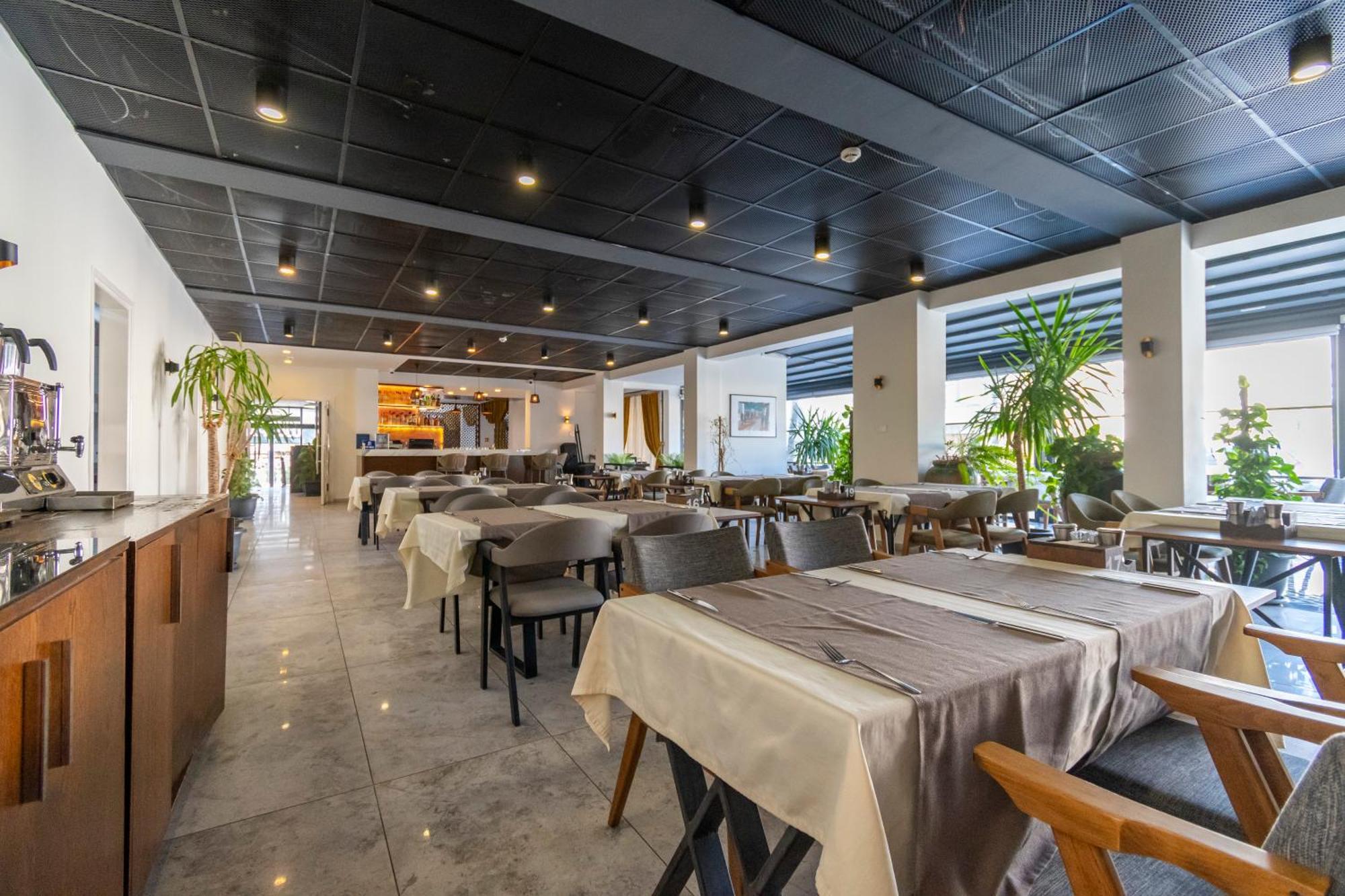 Dorana Hotel Кирения Экстерьер фото