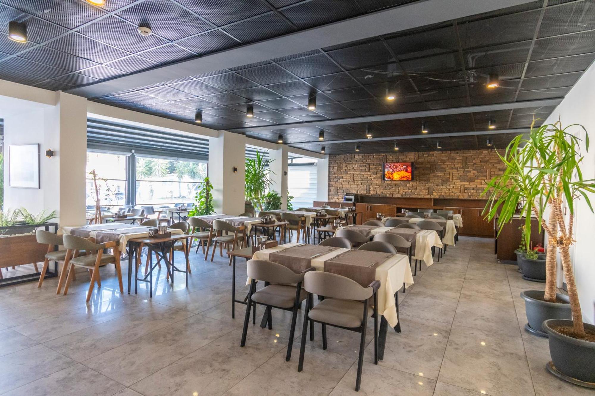 Dorana Hotel Кирения Экстерьер фото